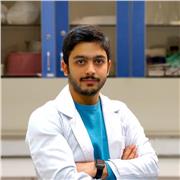 Graduated in Molecular Medicine (MSc) from the University of Milan with two years of experience un teaching biology